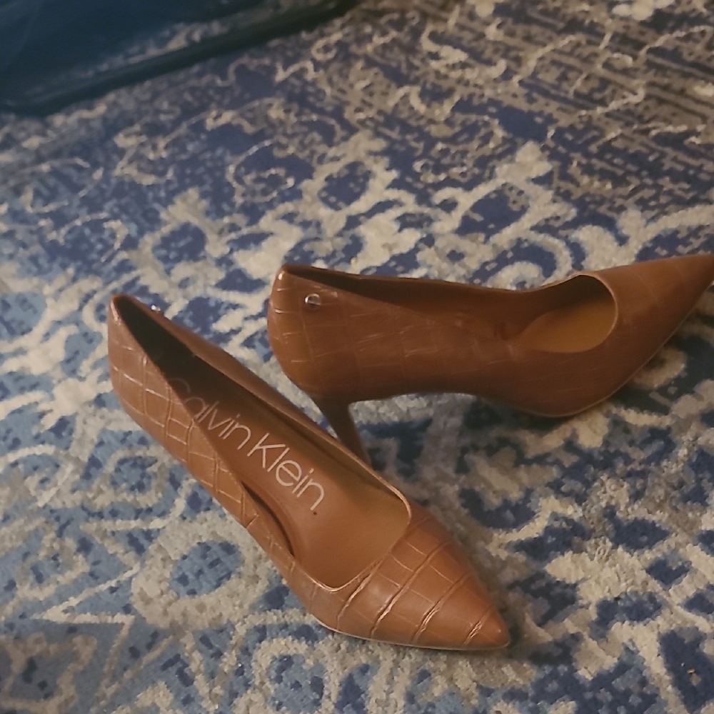 Calvin Klein Women's Tan Croc-Embossed Heels